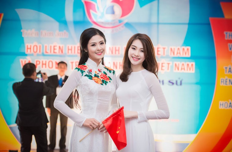 Hoa hau Dang Thu Thao dep tinh khoi cung ao dai